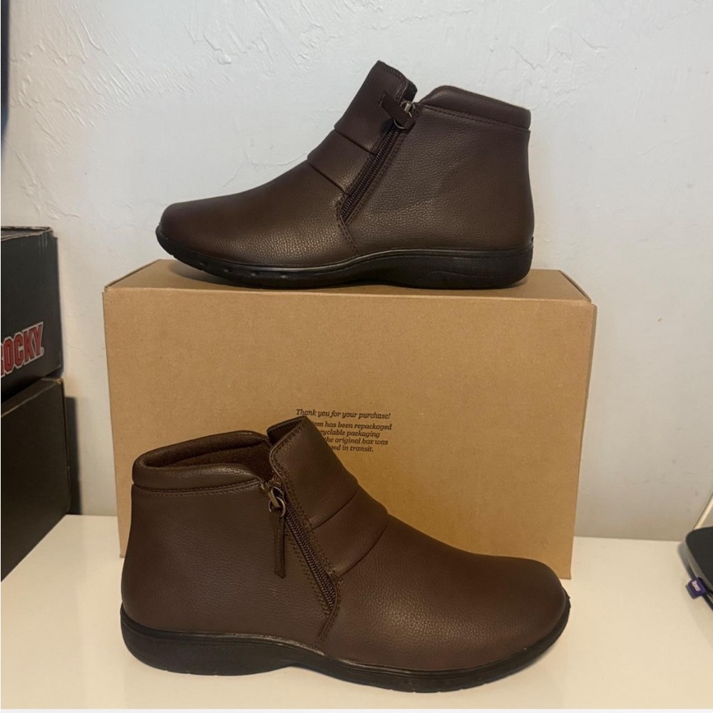 Easy‎ Street woman's Dark Brown Chukka Boots